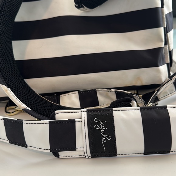 Jujube BFF Back pack diaper bag The First Lady - Picture 13 of 15